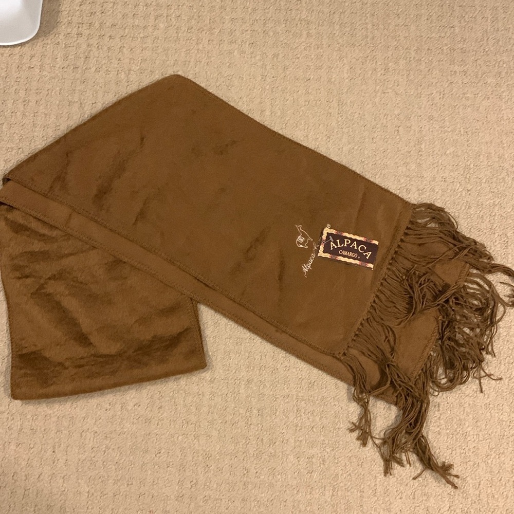 Brand new alpaca camargo scarf, unisez